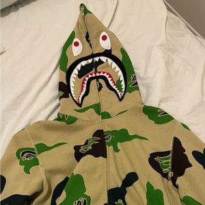 BAPE ZIP-UP SWEATER